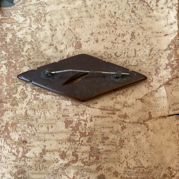 SOLD - Vintage Bakelite Dark Chocolate Deep Carved Diamond Brooch Pin MCM - Picture 2 of 4